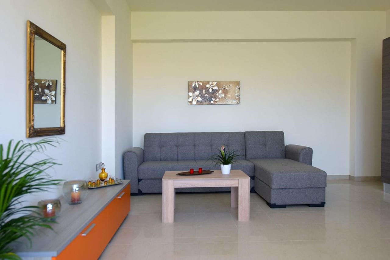 Stelia Luxury Apartments Kalavarda Екстер'єр фото
