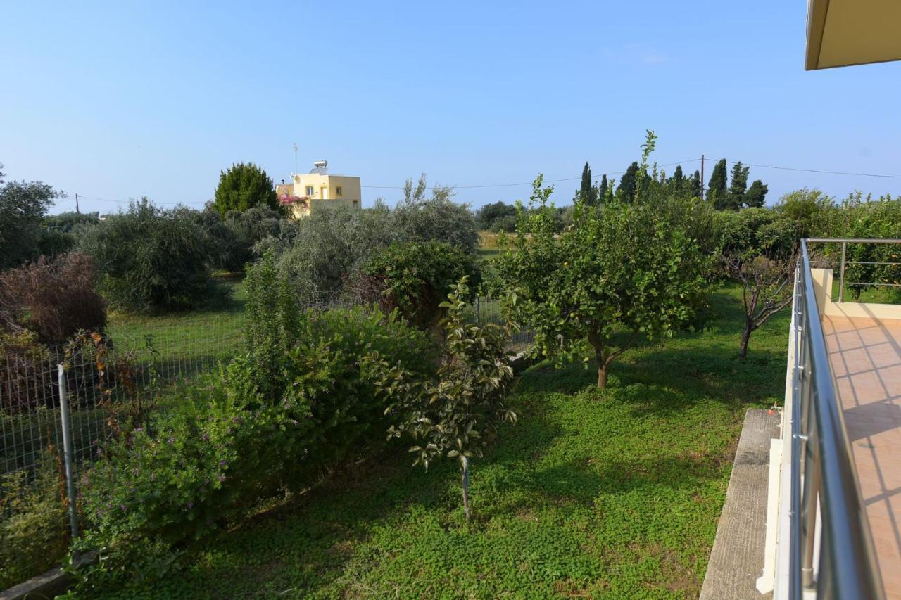 Stelia Luxury Apartments Kalavarda Екстер'єр фото