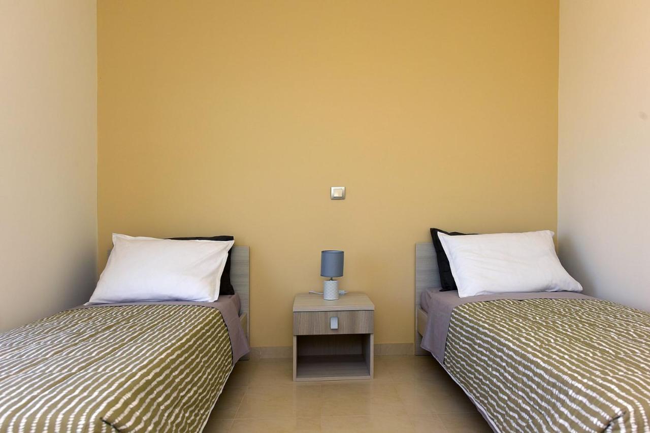 Stelia Luxury Apartments Kalavarda Екстер'єр фото