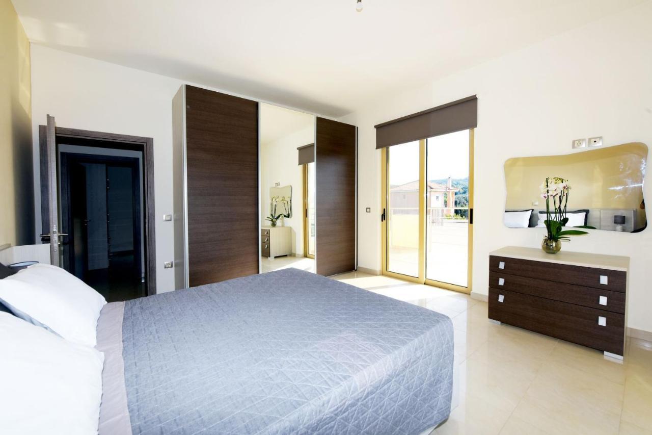Stelia Luxury Apartments Kalavarda Екстер'єр фото
