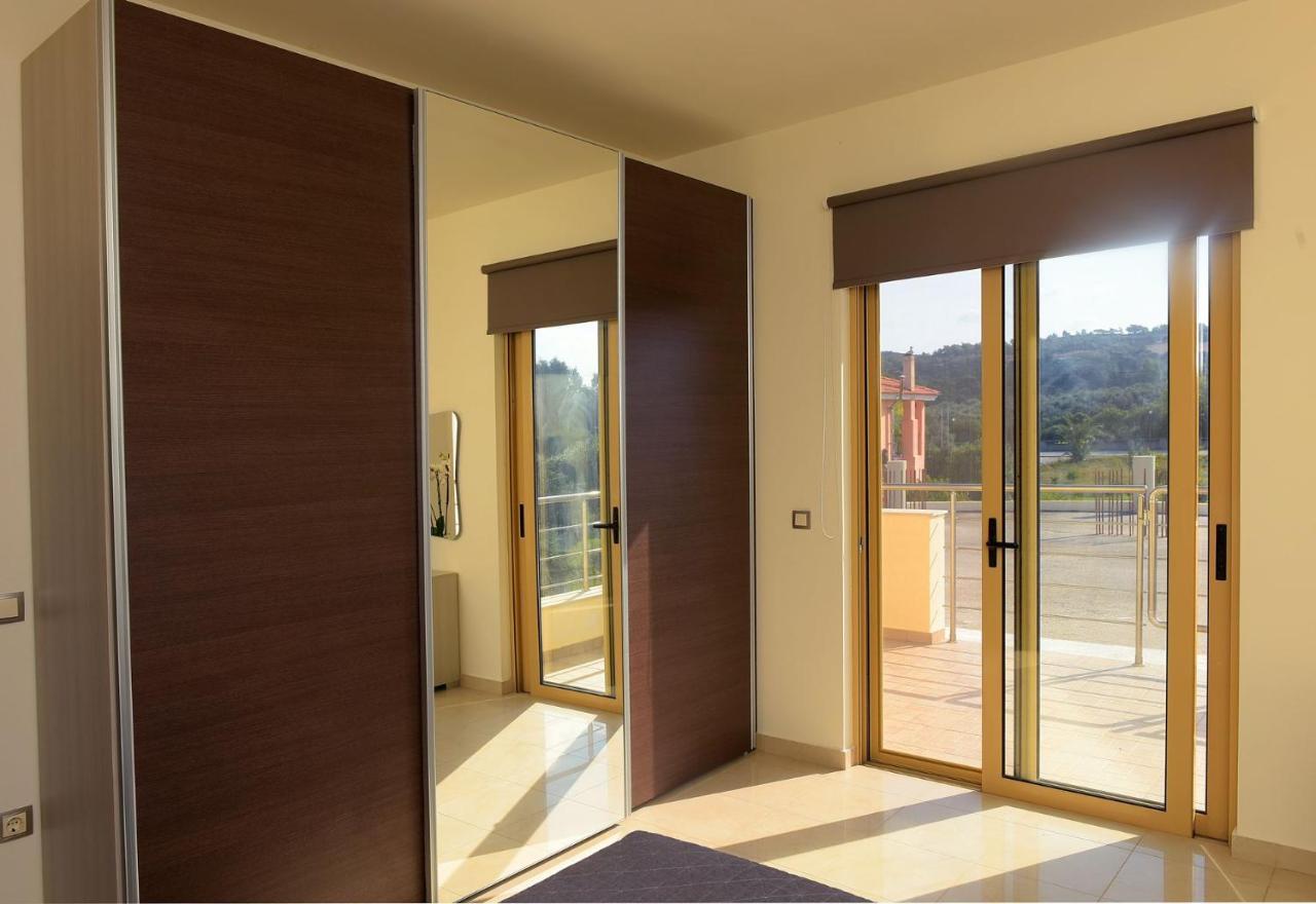 Stelia Luxury Apartments Kalavarda Екстер'єр фото