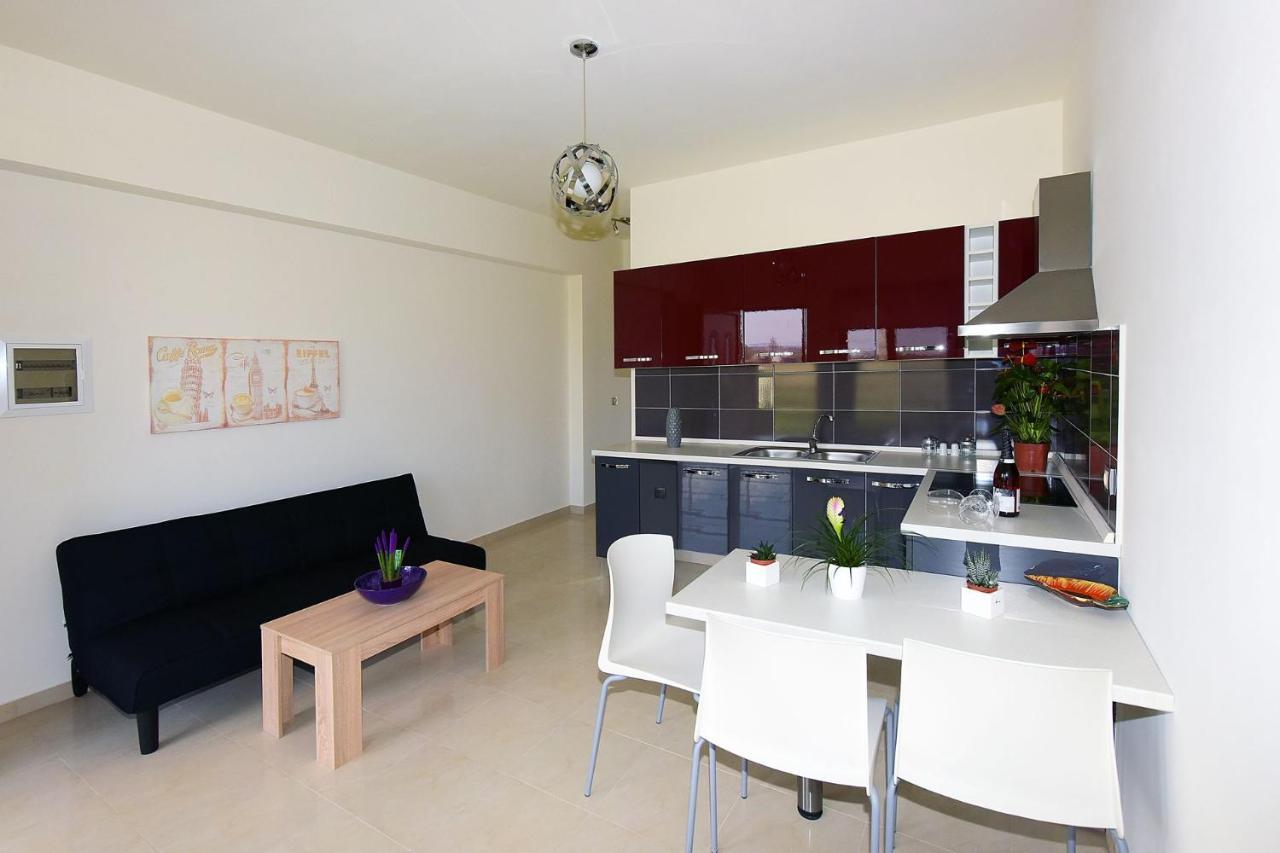 Stelia Luxury Apartments Kalavarda Екстер'єр фото