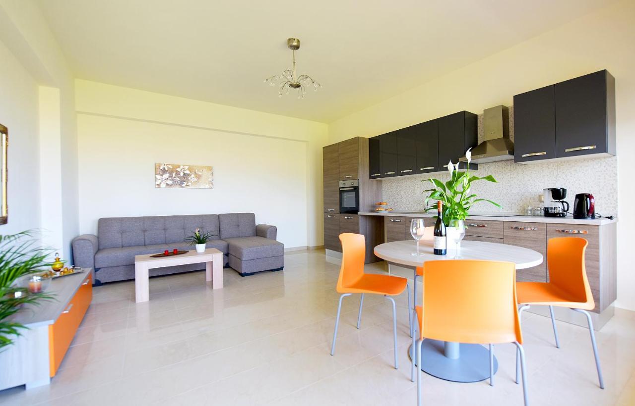 Stelia Luxury Apartments Kalavarda Екстер'єр фото